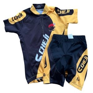 Kid’s Cheji Short Sleeve Cycling Jersey and riding shorts - Size XL